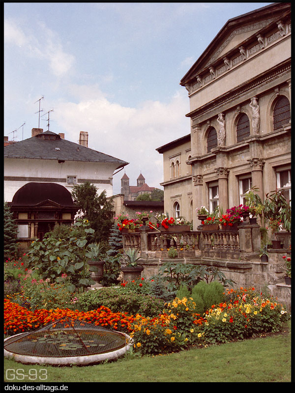 Strecken und Bahnhöfe